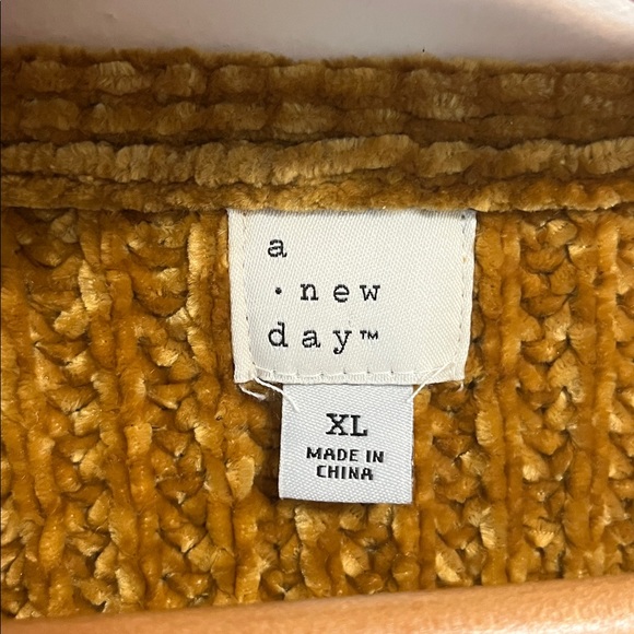a new day chunky knit sweater top XL gold mustard V neckline pullover cozy soft - Picture 10 of 11